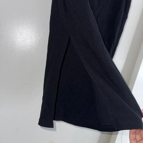 2/$15 SHEIN Classic Black Midi Skirt with Slit - Picture 5 of 6